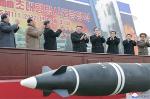 Kim Dzong Un chce mieć nowy pocisk. Celem "szybki kontratak nuklearny"