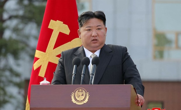 Kim Dzong Un dorównał Kim Ir Senowi? "Jego kult rośnie"