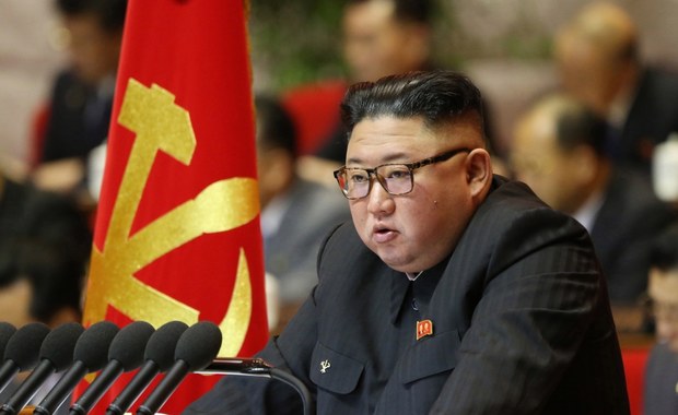Kim Dzong Un grozi rozszerzeniem arsenału nuklearnego