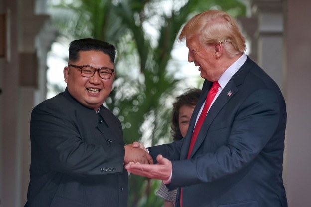Kim Dzong Un i Donald Trump /KEVIN LIM / THE STRAITS TIMES / SPH /PAP/EPA