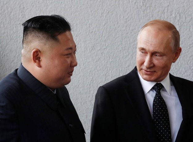 Kim Dzong Un i Władimir Putin /SERGEI ILNITSKY/POOL /PAP/EPA