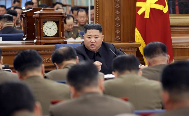 Kim Dzong Un naradził się z dowódcami armii. Za kilka dni upływa termin ultimatum wobec USA