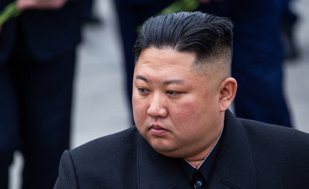 Kim Dzong Un pije, pali, nie śpi i waży 140 kilogramów