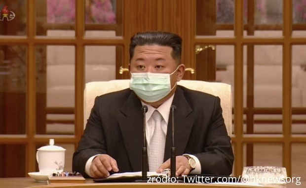 Kim Dzong Un po raz pierwszy pokazał się w maseczce na twarzy