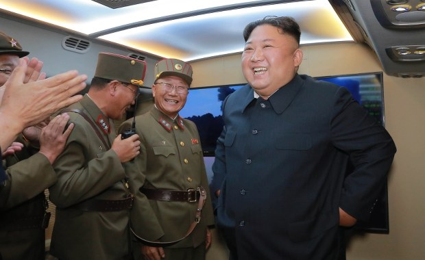 Kim Dzong Un pogroził palcem. Testy rakiet mają być ostrzeżeniem dla USA i Korei Południowej