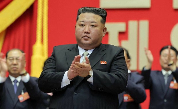 Kim Dzong Un triumfuje. Chiny spieszą z gratulacjami