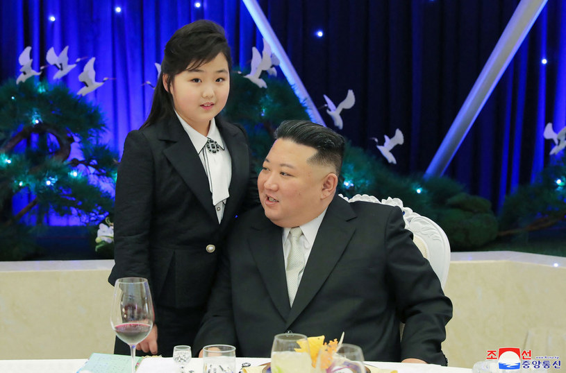 Kim Dzong Un z córką Kim Dzu Ae /STR/AFP PHOTO/KCNA VIA KNS /East News
