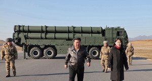 Kim Dzong Un z córką na testach ważnej broni