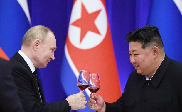Kim Dzong Un z życzeniami dla Putina. "Krew, życie i śmierć w tym samym okopie"