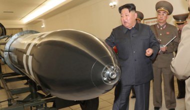 Kim Dzong Un znowu straszy. Pokazał nowe głowice