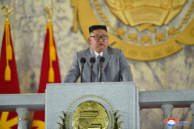 Kim Dzong Un /KCNA /PAP/Newscom