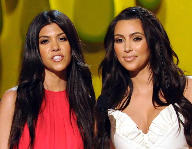 Kim Kardashian i Kourtney Kardashian są obecne w show-biznesie od lat /Jeff Kravitz /Getty Images