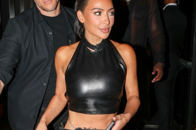 Kim Kardashian lubi zaskakiwać stylizacjami /Backgrid/East News /East News