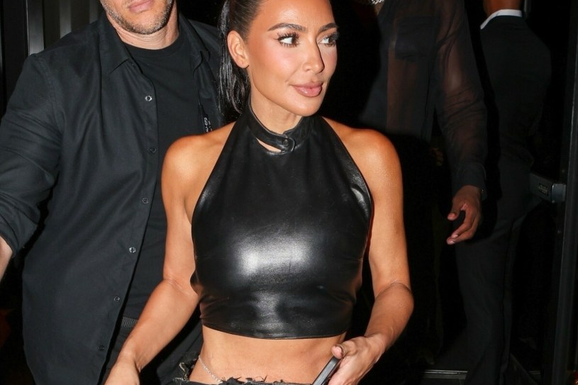 Kim Kardashian pokazała zdjęcia z imprezy urodzinowej. Postawiła na czerwień