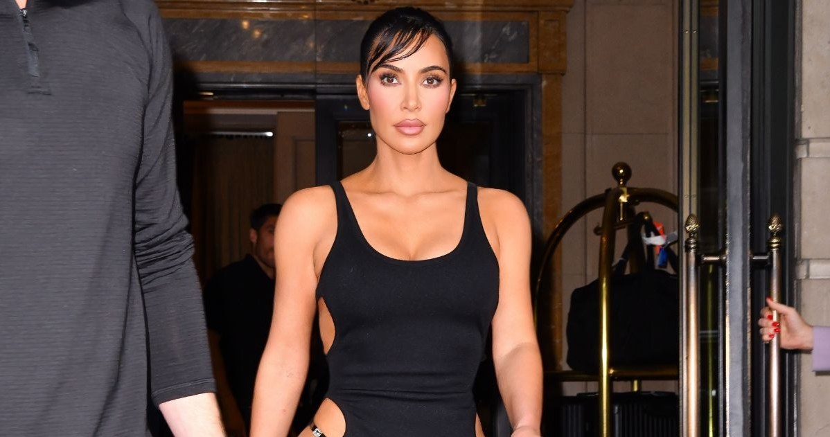 Kim Kardashian pokochała czerń /James Devaney / Contributor /Getty Images