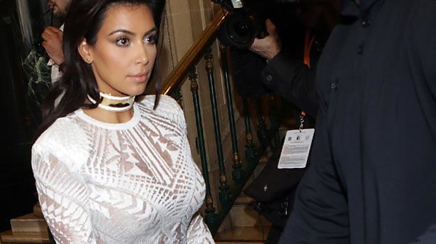 Kim Kardashian tuż przed paryskim incydentem. /Splashnews