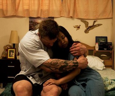 Kim Kold i Lamaiporn Hougaard w scenie z filmu "Misiaczek"