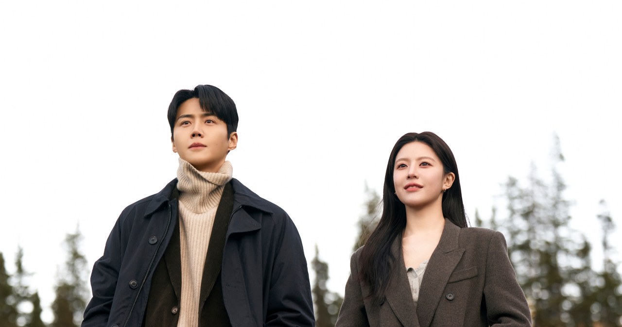 Kim Seon-ho i Go Youn-jung w serialu "Jak przetłumaczyć miłość?" /No Ju-han/Netflix /Netflix