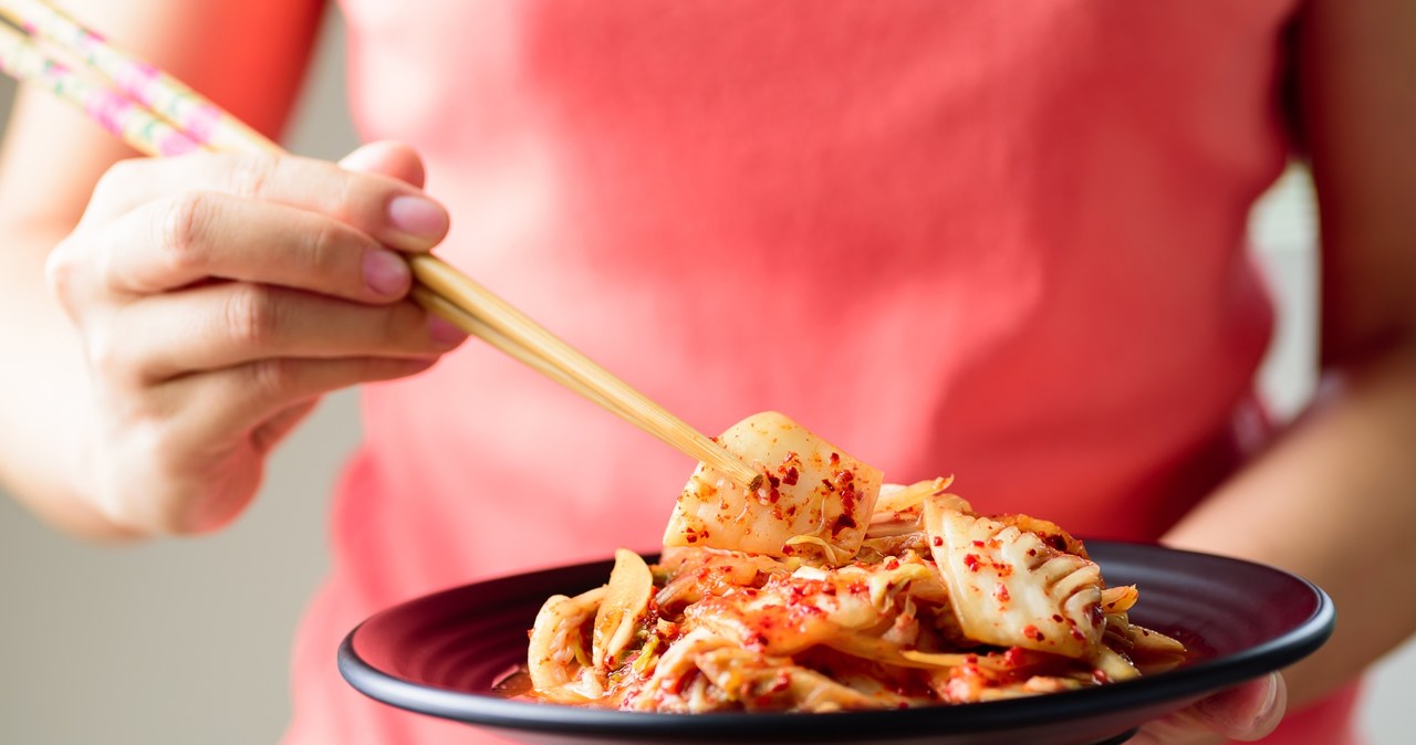 Kimchi zostało uznane za jedną z najzdrowszych potraw świata. Oto dlaczego warto je jeść /123RF/PICSEL