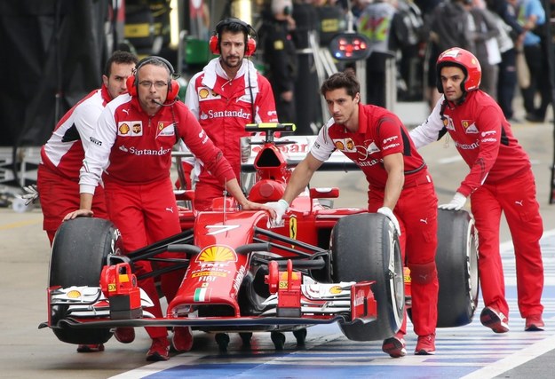 Kimi Raikkonen w Scuderia Ferrari /FRANCOIS LENOIR /PAP/EPA