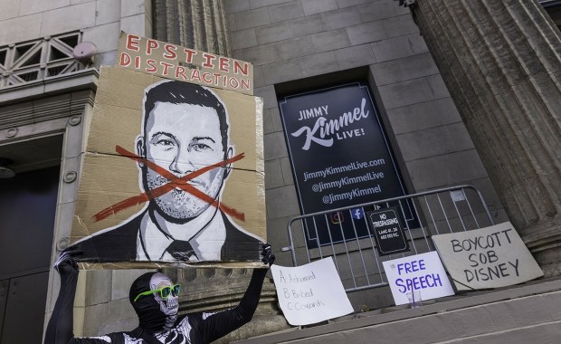 ​Kimmel wraca na antenę, Trump zapowiada odwet