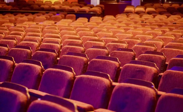 Kina i teatry otwarte od przyszłego piątku. Jakie będą obowiązywać zasady?