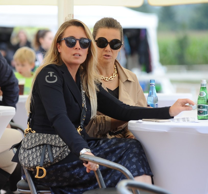 Kinga Rusin i Karolina Ferenstein /VIPHOTO /East News