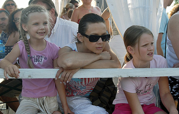 Kinga Rusin z córkami, fot.Mikulski &nbsp; /AKPA