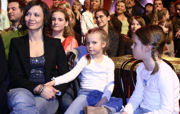 Kinga Rusin z córkami /fot.Wojciech Olszanka &nbsp; /East News