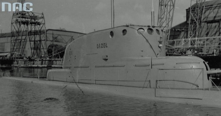 Kiosk okrętu ORP "Orzeł" (zdjęcie wykonane w stoczni Vlissingen /Z archiwum Narodowego Archiwum Cyfrowego