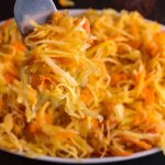 Kiszona sałatka na odporność i wzmocnienie. Jest tak dobra, że będziesz wyjadać prosto ze słoika