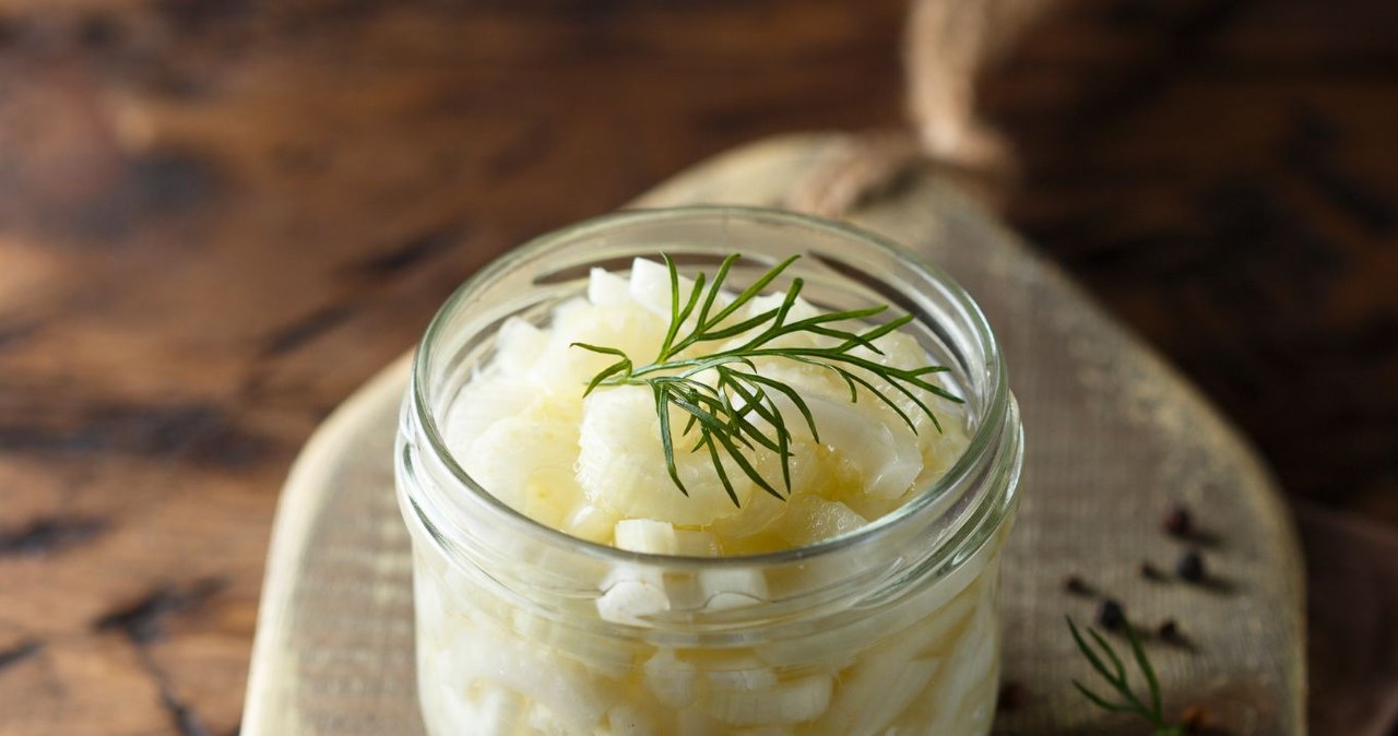 Kiszonki usprawniają pracę jelit, regulują cukier i przyspieszają odchudzanie. /Maricha-kitchen /Canva Pro