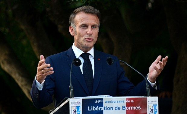 Klaka dla Macrona? Pałac Elizejski dementuje informacje o rzekomym zatrudnieniu statystów