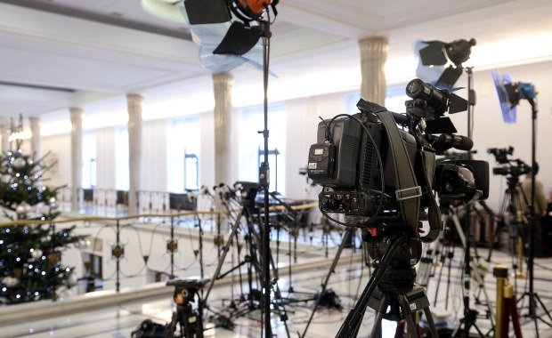 Kłamliwa prawda i prawdziwe kłamstwo