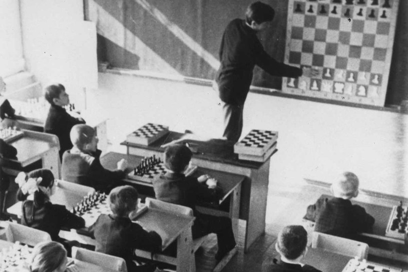Klasa szachowe w szkole w Pskowie /Getty Images/Flash Press Media