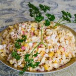 Klasyczna sałatka, która zawsze się udaje. Nie zapomnij o kremowym składniku