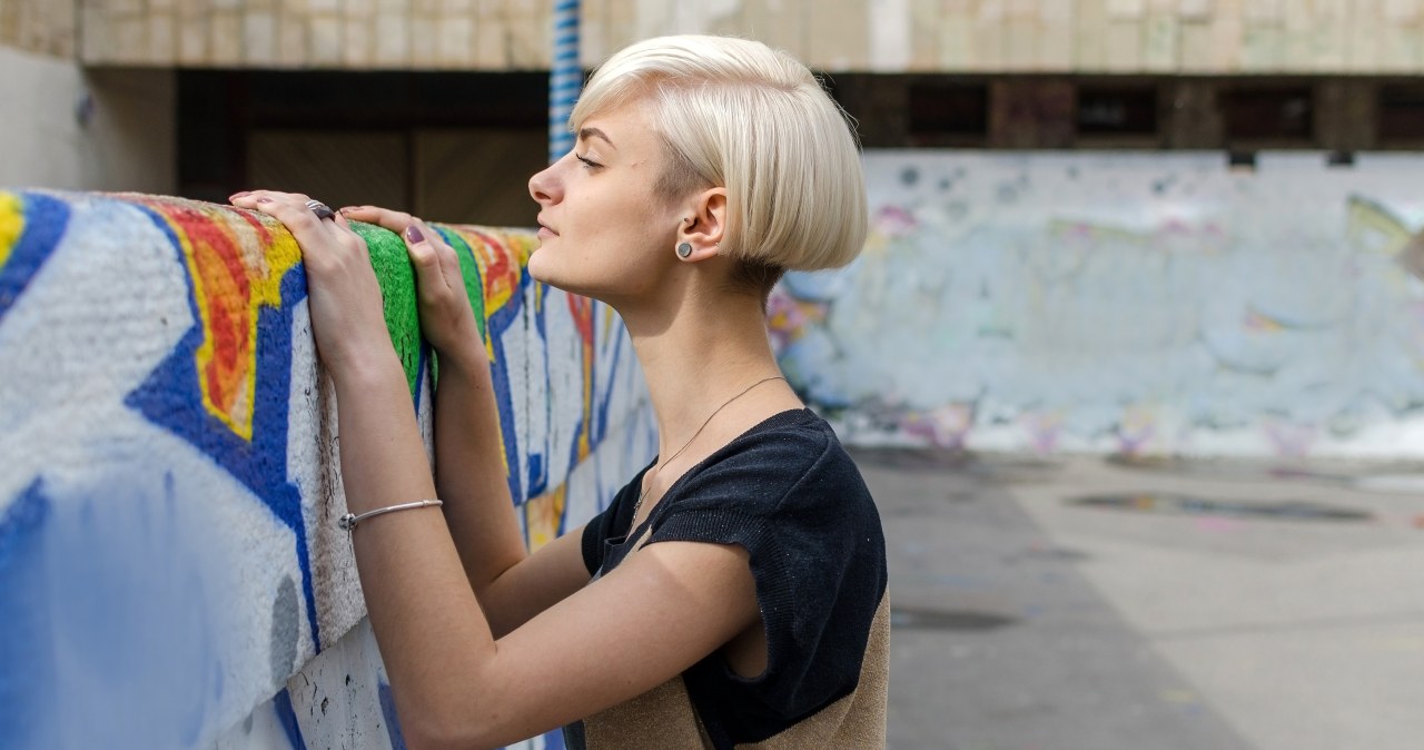 Klasyczny bob to zawsze dobry wybór /123RF/PICSEL