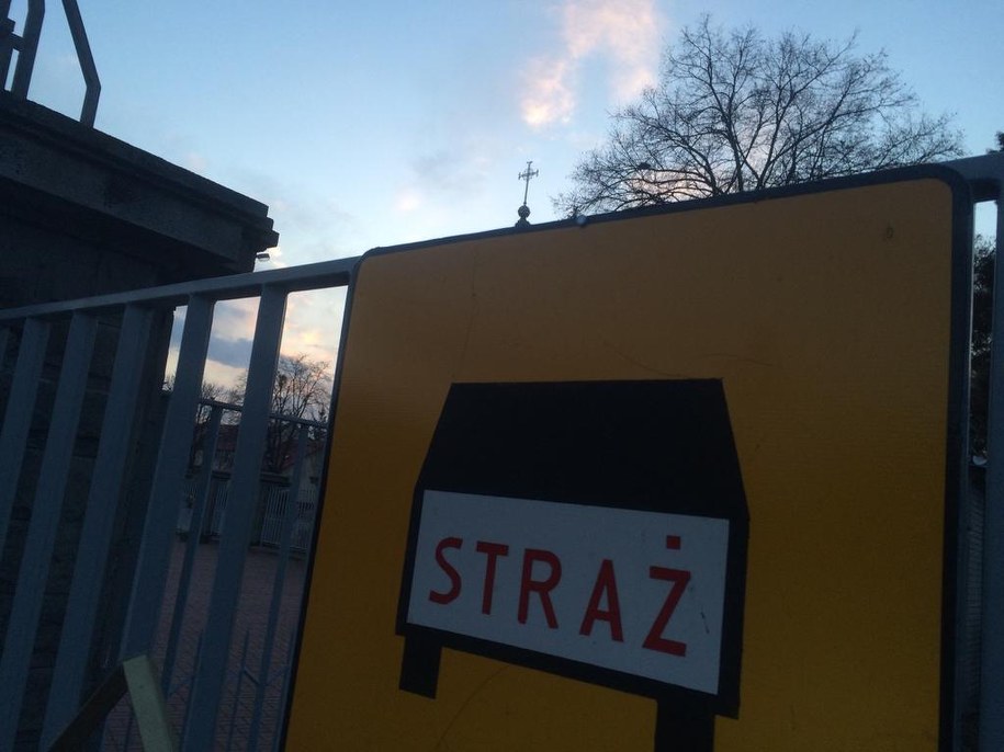 Klasztor i wjazd do siedziby Ochotnicze Straży Pożarnej w Niepokalanowie /Michał Dobrołowicz /RMF FM