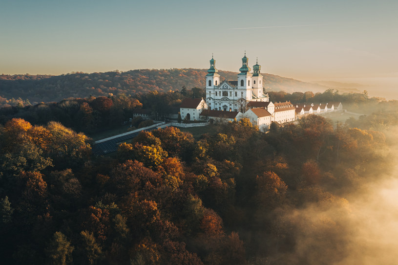 Klasztor kamedułów na krakowskich Bielanach można odwiedzić tylko kilka razy w roku /Piotr Tumidajski /Agencja FORUM