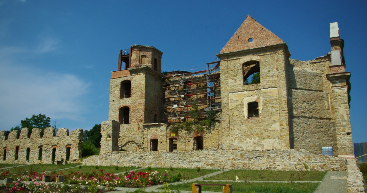 Klasztor w Zagórzu skrywa tajemnicze legendy /Lowdown /CC BY-SA 3.0