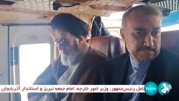 Klatka z nagrania przedstawiającego ostatnie chwile lotu helikoptera z prezydentem Iranu na pokładzie /AFP /East News