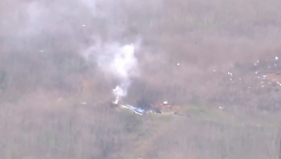 Kłęby dymu i szczątki śmigłowca. Nagranie z miejsca katastrofy, w której zginął Kobe Bryant