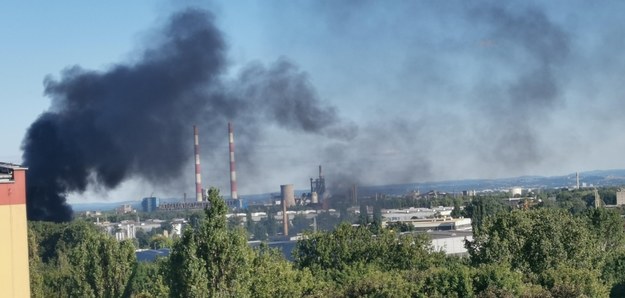 Kłęby dymu widoczne są z daleka /Gorąca Linia /