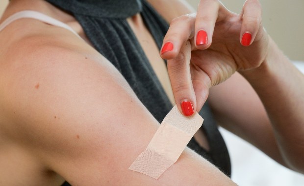 Klej zamiast plastra? Naukowcy mają nowy sposób zaopatrywania ran