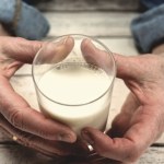 Kleopatra się w nim kąpała. Dla seniorów jest jak napój młodości, dla jelit jak plater miodu