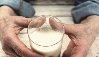 Kleopatra się w nim kąpała. Dla seniorów jest jak napój młodości, dla jelit jak plater miodu