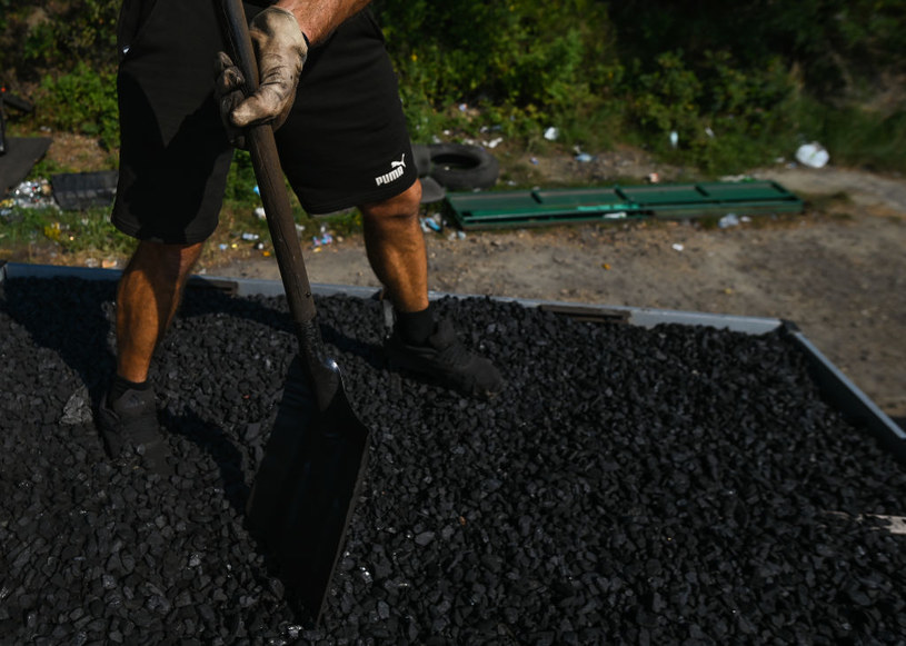 Klienci mogą kupować węgiel bezpośrednio z kopalni /Getty Images