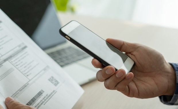 Klienci płacili więcej, niż powinni? Operator sieci komórkowej pod lupą UOKiK