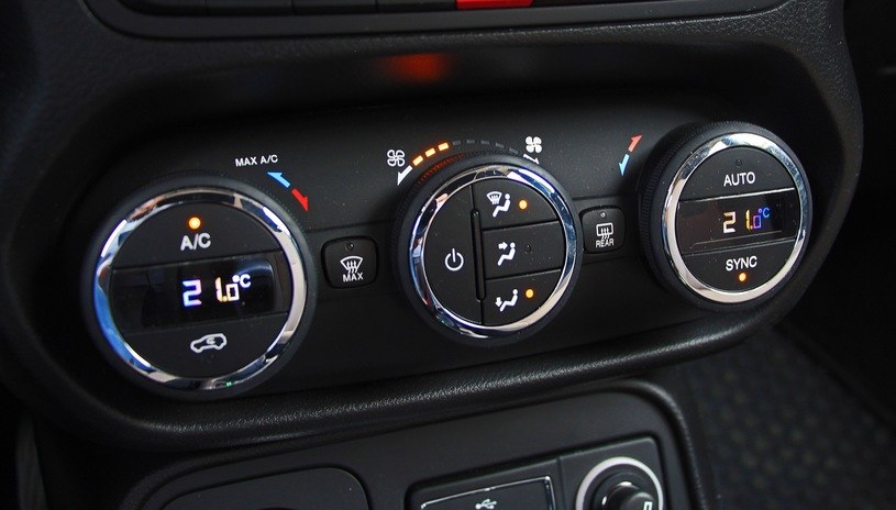 Klimatyzacja w samochodzie - jak zwiększyć jej wydajność /INTERIA.PL