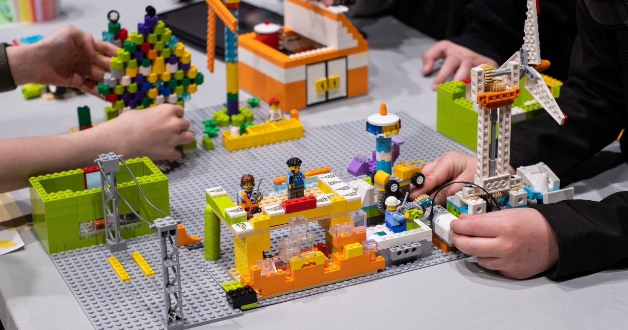 Klocki LEGO aż o 50% taniej? Świetna okazja przed 1 czerwca! /adobestock /INTERIA.PL